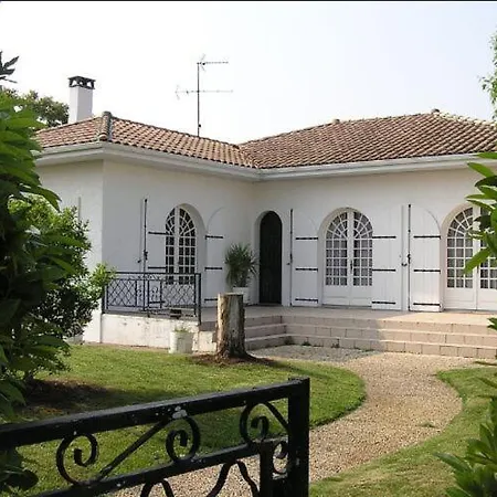 度假居 Charmante Maison Avec Jardin Proche *