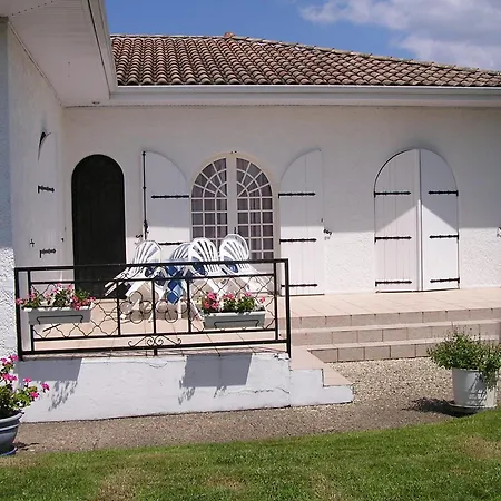 Charmante Maison Avec Jardin Proche 度假居 居让梅斯特拉